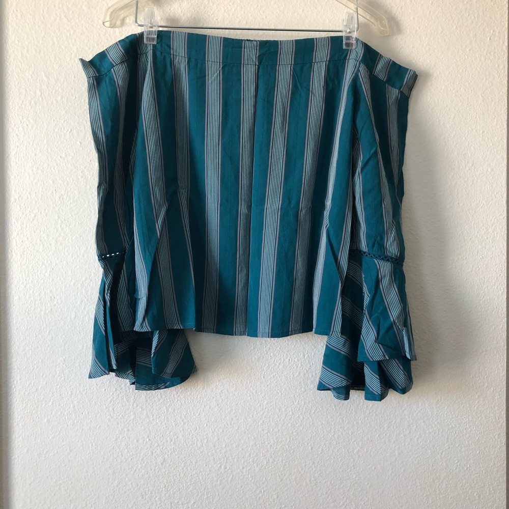 G/ F Collection blouse. - Picture 2 of 8